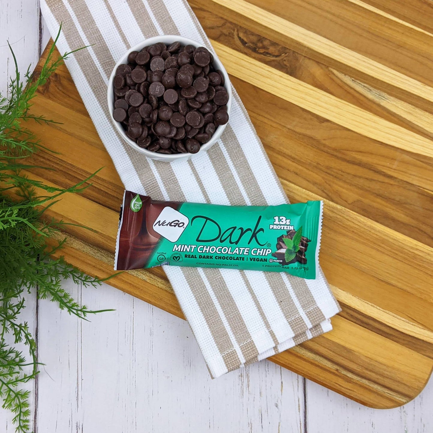 NuGo Dark Mint Chocolate Chip Protein Bar